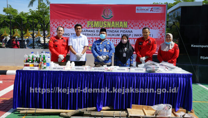 Kejaksaan Negeri Demak Musnahkan Barang Bukti 43 Perkara Tindak Pidana Umum