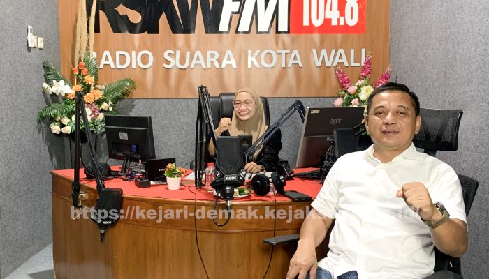 Kepala Kejaksaan Negeri Demak Edukasi Masyarakat melalui Program Jaksa Menyapa di Radio Suara Kota Wali