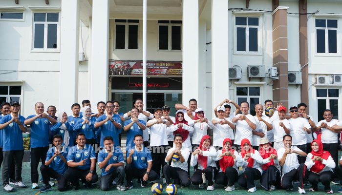 Kejaksaan Negeri Demak Bersama Dinas Kesehatan Gelar Pertandingan Persahabatan Bola Voli dalam Rangka Haornas 2026
