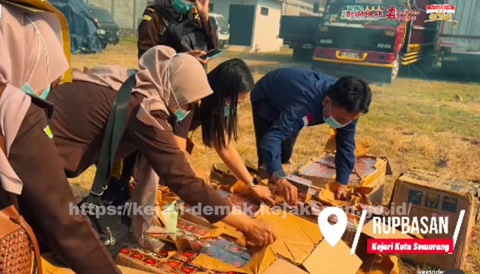 Kejaksaan Negeri Demak Musnahkan 2.012.800 Batang Barang Kena Cukai Hasil Tembakau